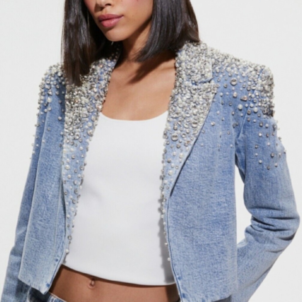 Alice + Olivia IVAN crystal embellished cropped denim Blazer jacket Size Small